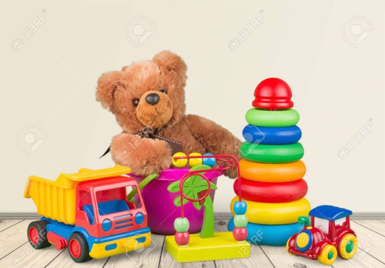 Juguetes que favorecen el desarrollo de los niños vs juguetes distractores